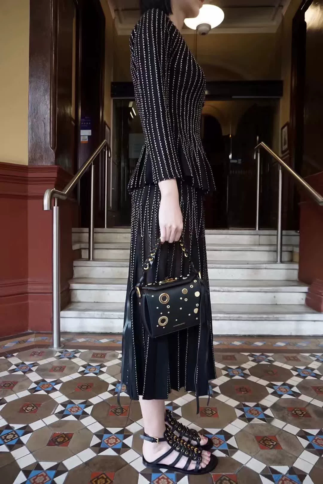 Alexander McQueen Black Metal Ring Square Box Tote Bag