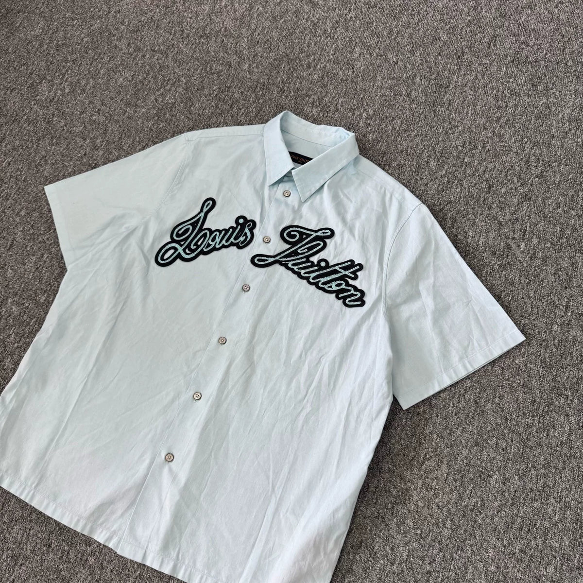 Louis Vuitton LV 2024 model sky blue beaded logo short-sleeve shirt