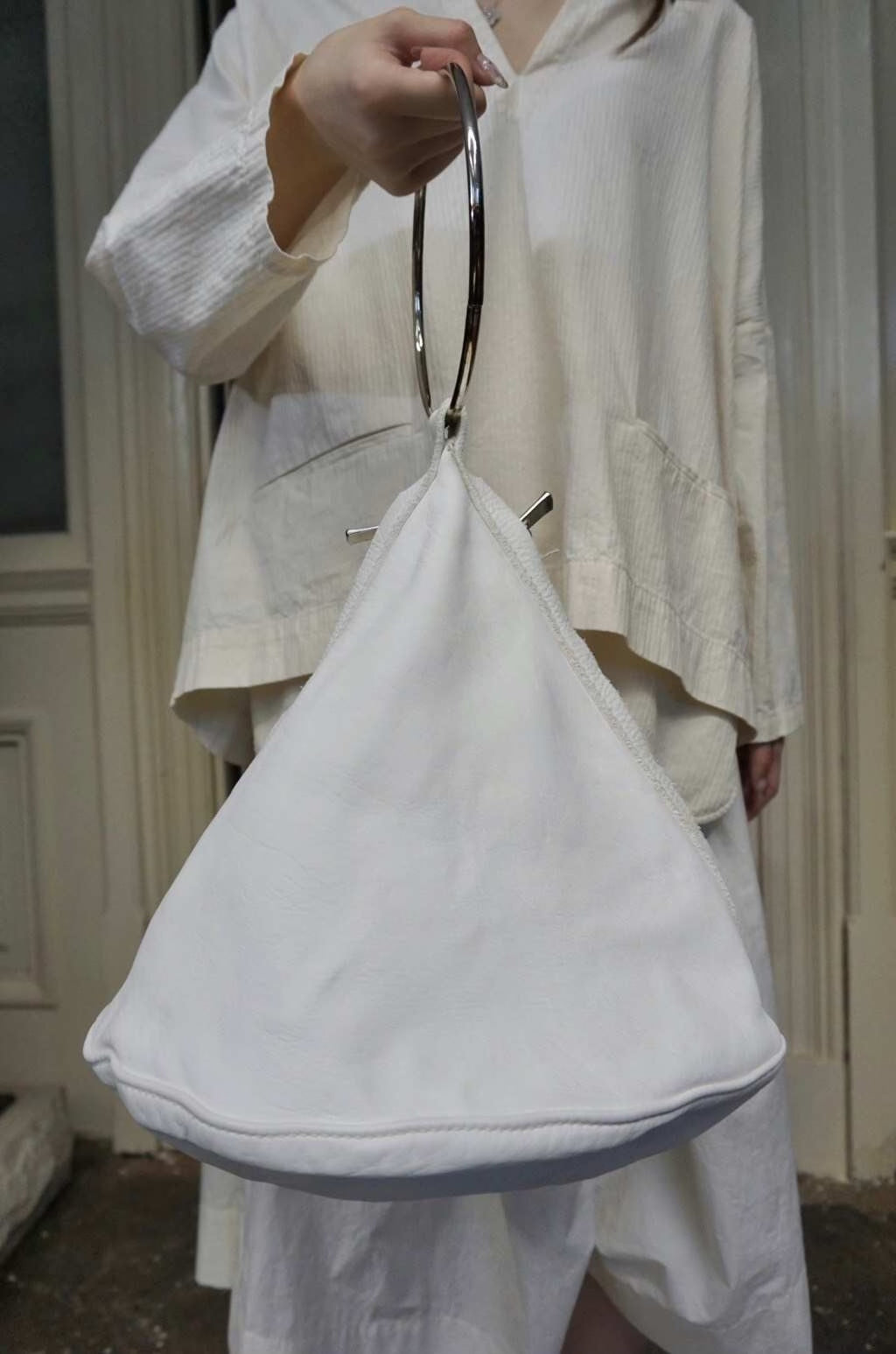 Guidi White G9 Cone Hand Horsehide Tote Bag