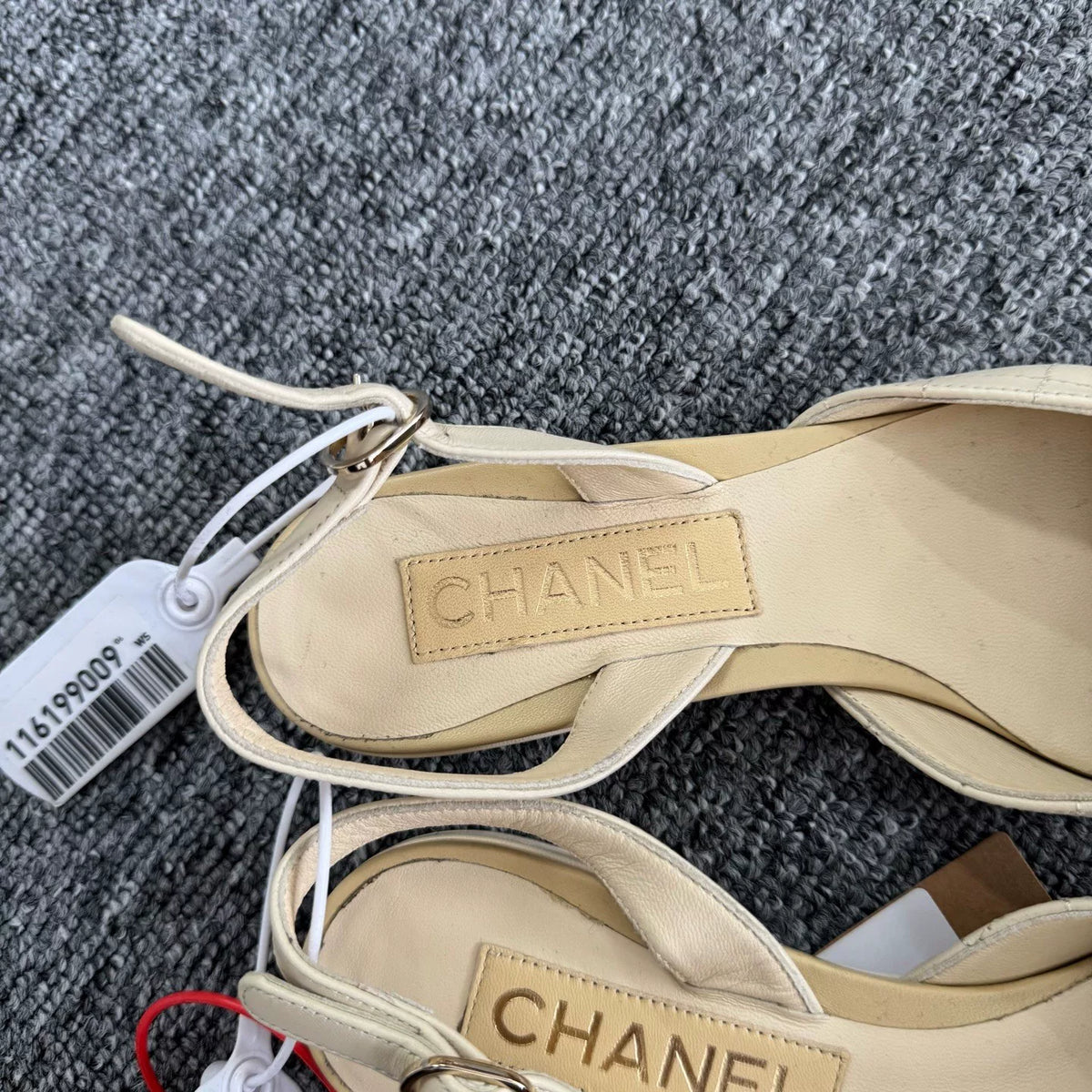 Chanel beige camellia pointed-toe shoes