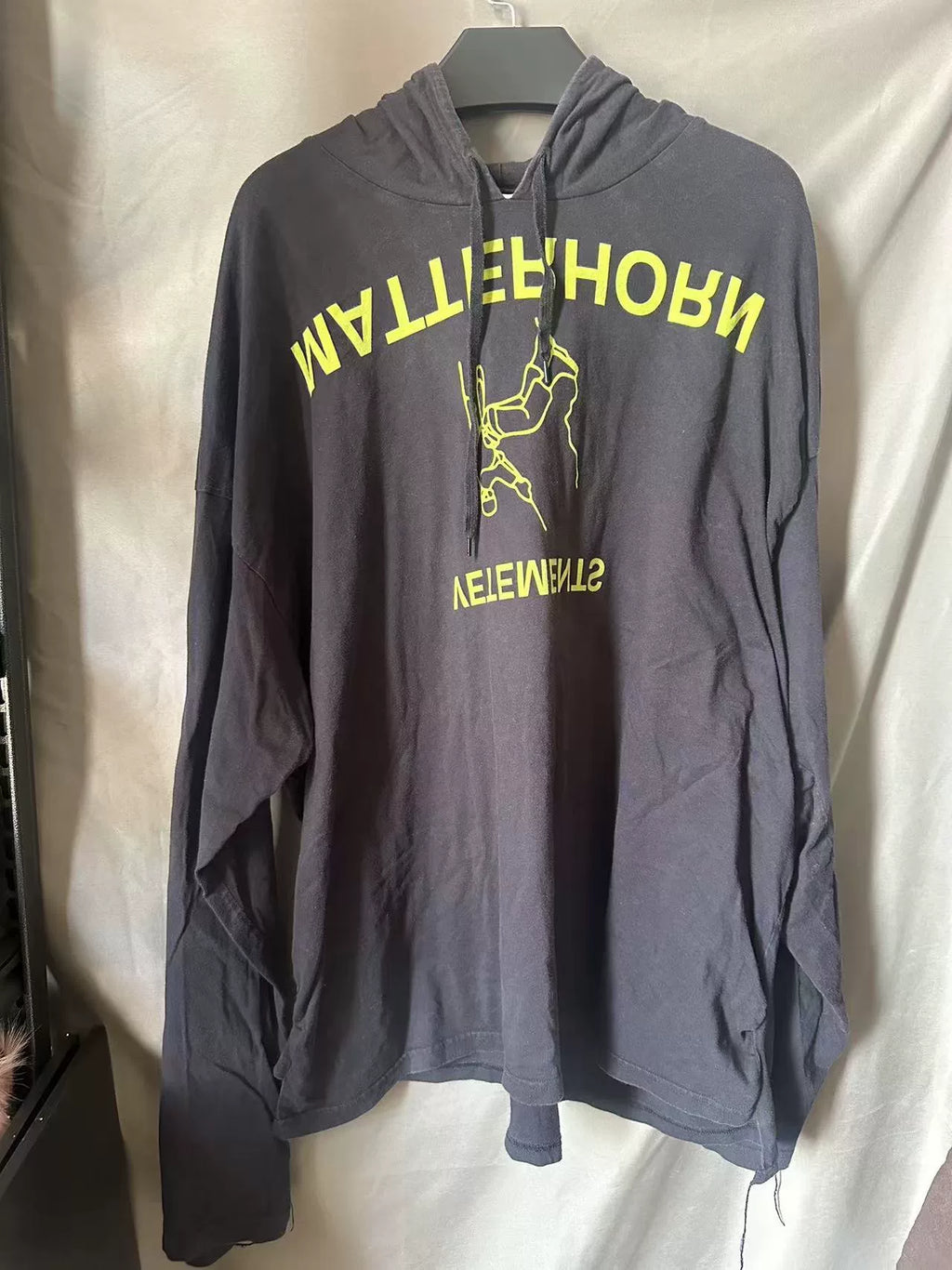 Vetements thin 18SS upside-down person hoodie