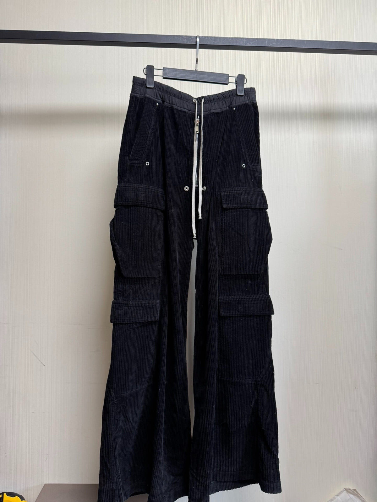 Rick Owens cargo bela velvet material