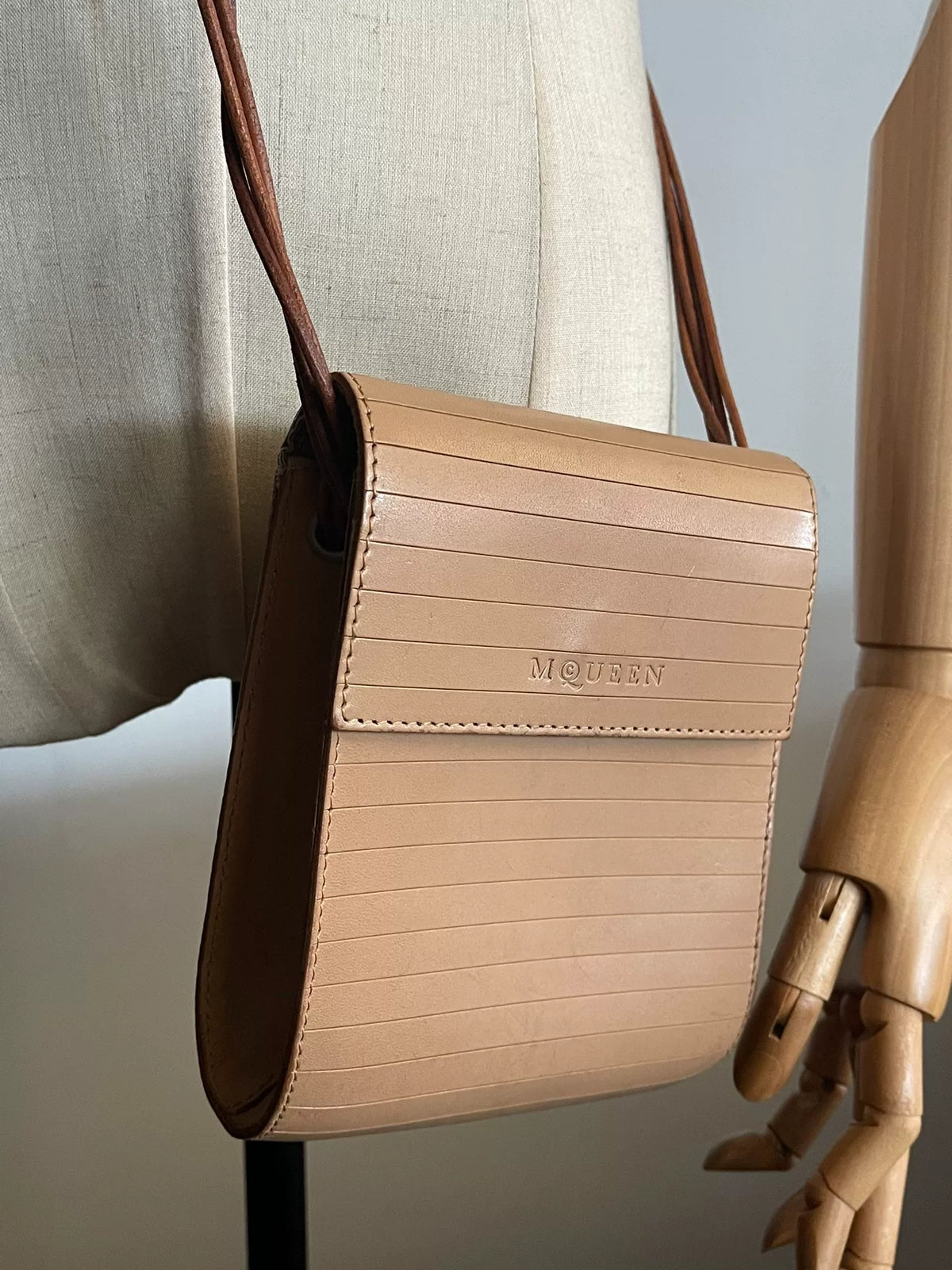 Alexander McQueenOriginal Bamboo‑Pattern Leather Shoulder Bag