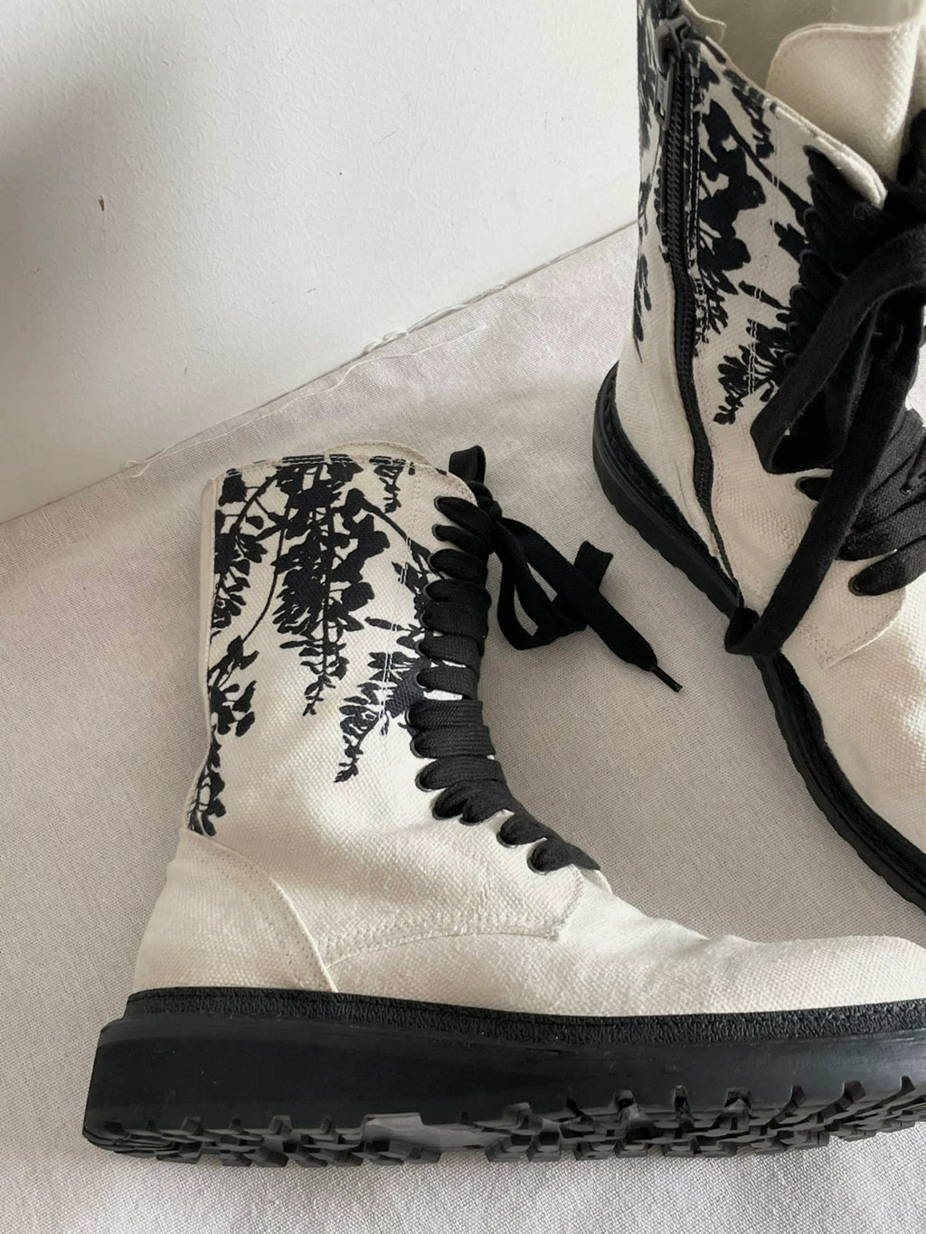 Ann Demeulemeester 14SS runway floral boots