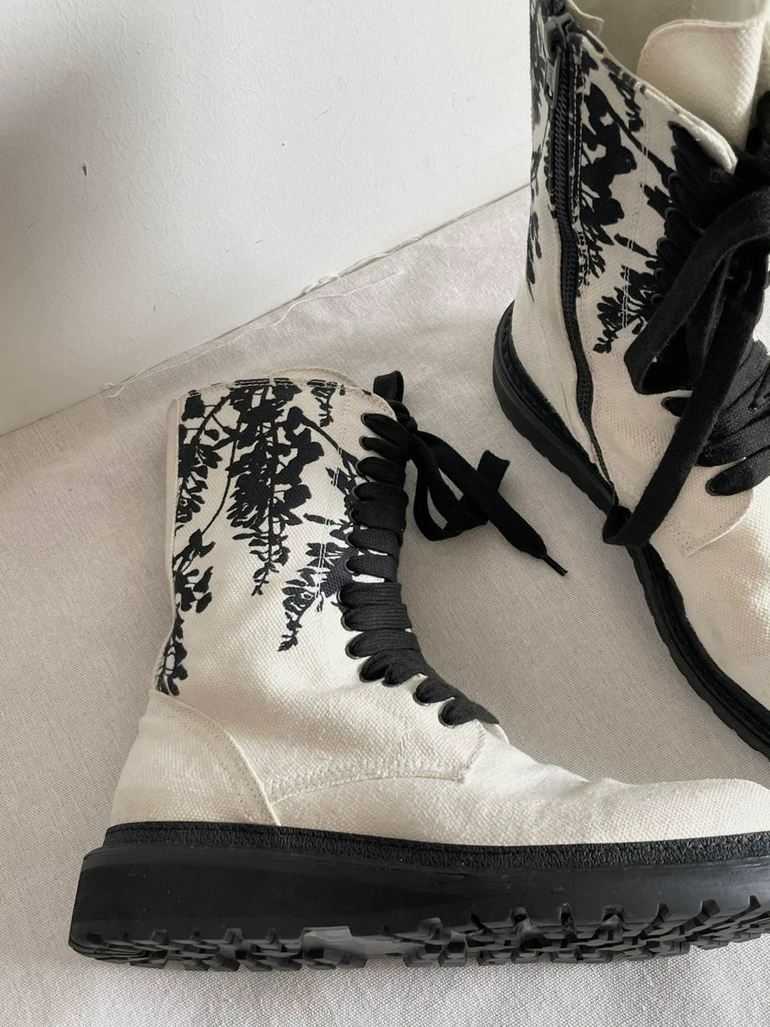 Ann Demeulemeester 14SS runway floral boots