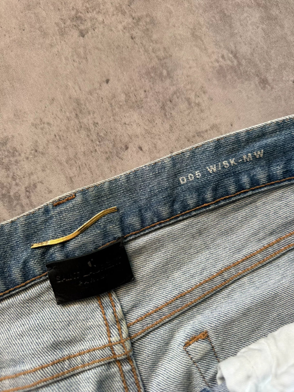 Saint Laurent Paris 18SS D05 Blue Washed Distressed Denim Jeans