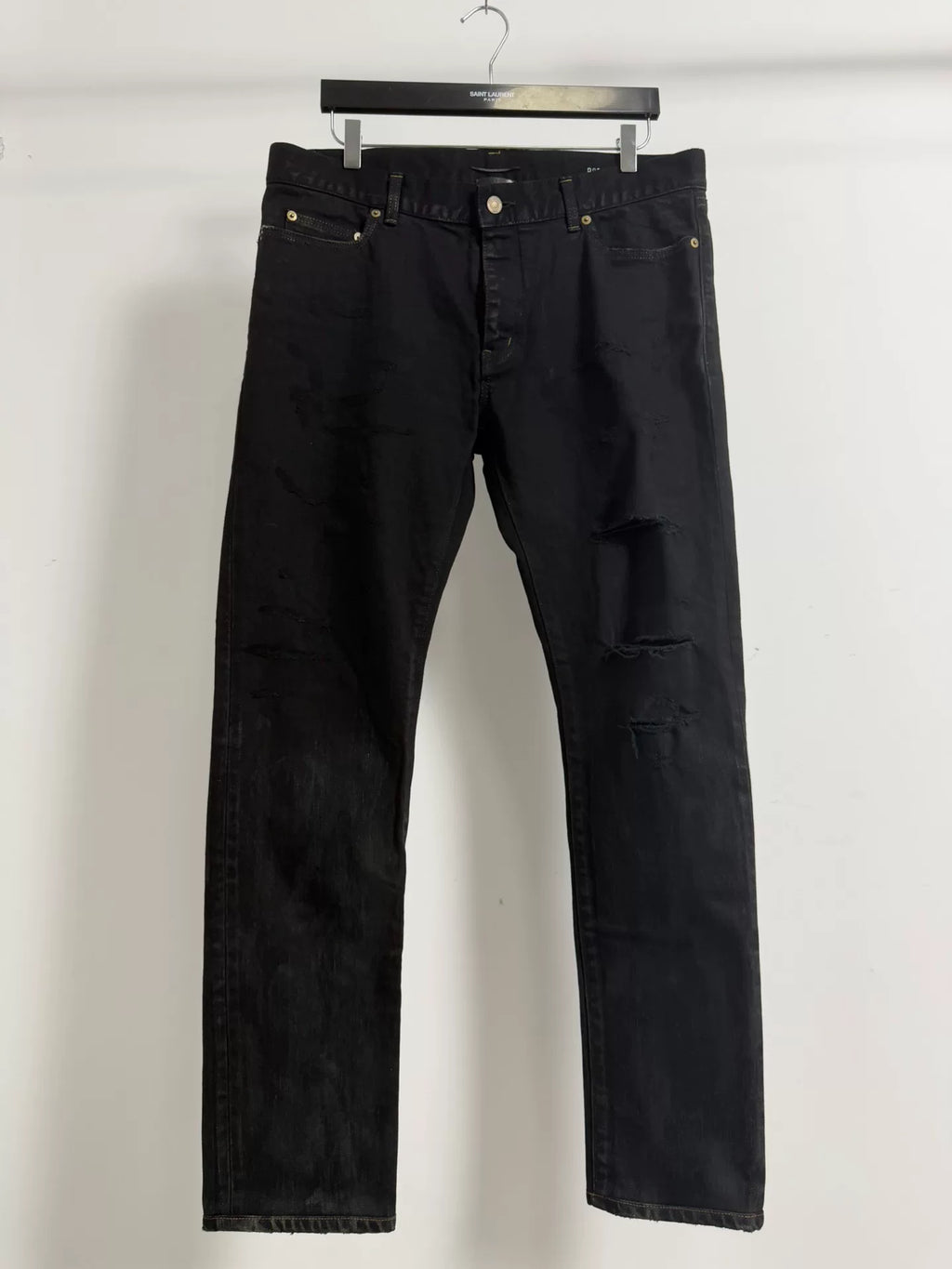 Saint Laurent Slp16fwd02 Black Distressed Jeans