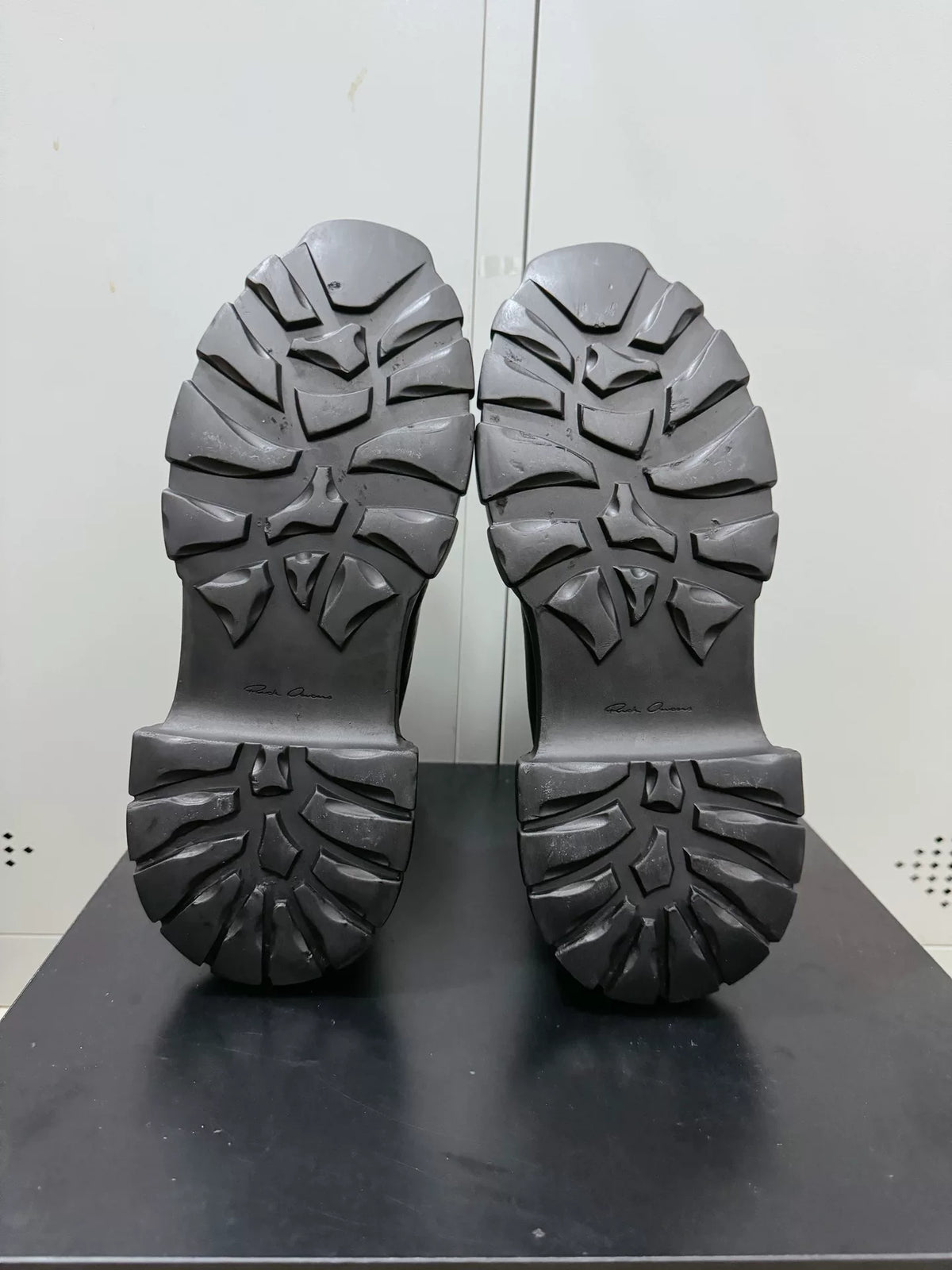 Rick Owens Beatle Mega Tractor Octopus Sole Chelsea Boots