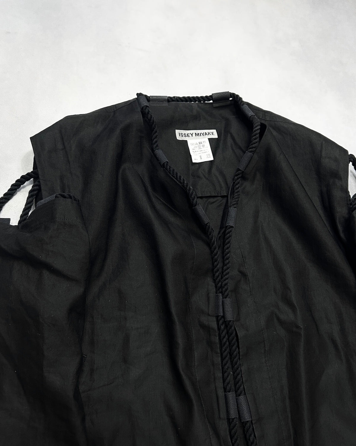Issey Miyake SS21 Detachable Knot Jacket