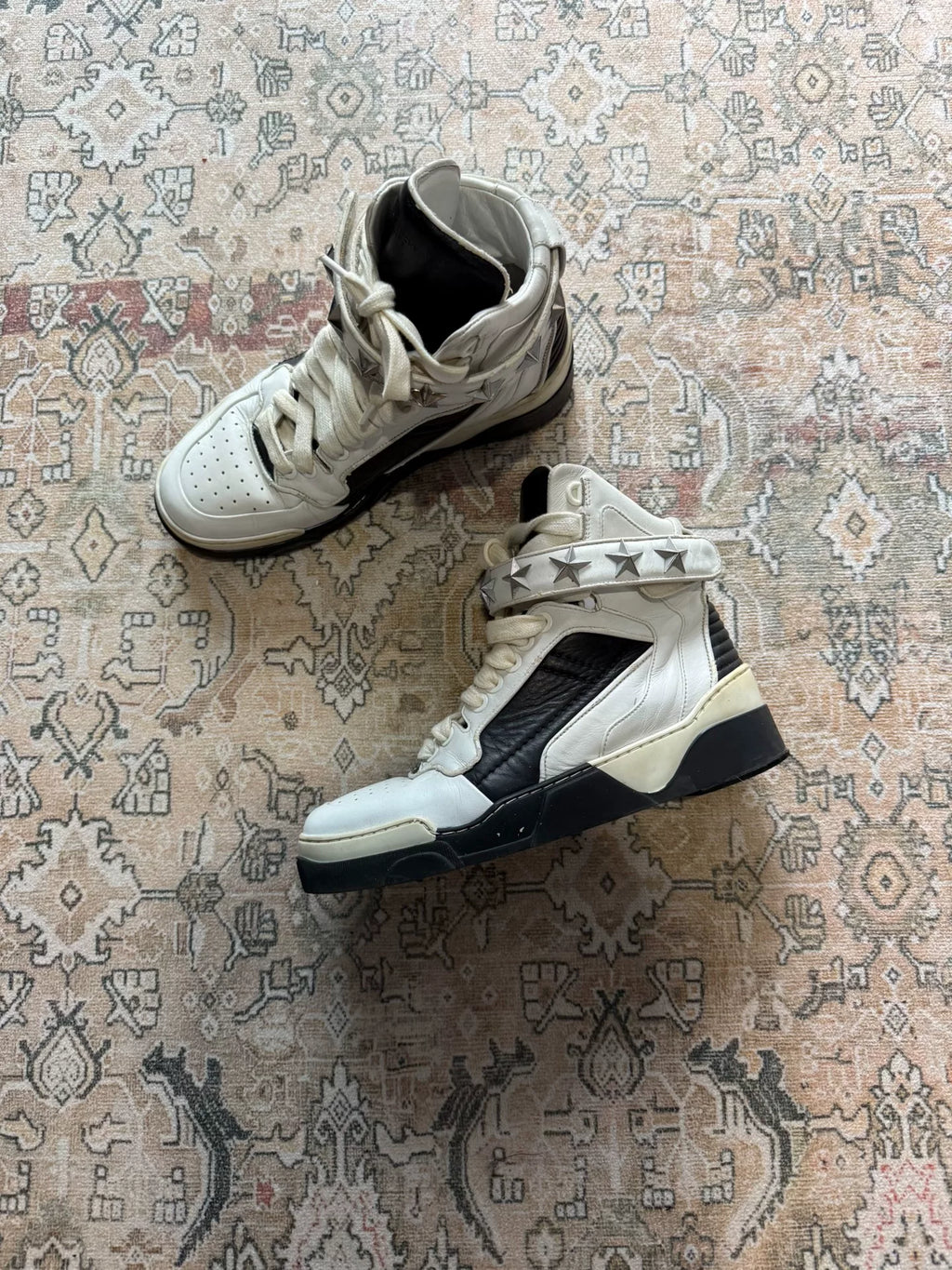 Givenchy Tyson Star High-Top Sneakers