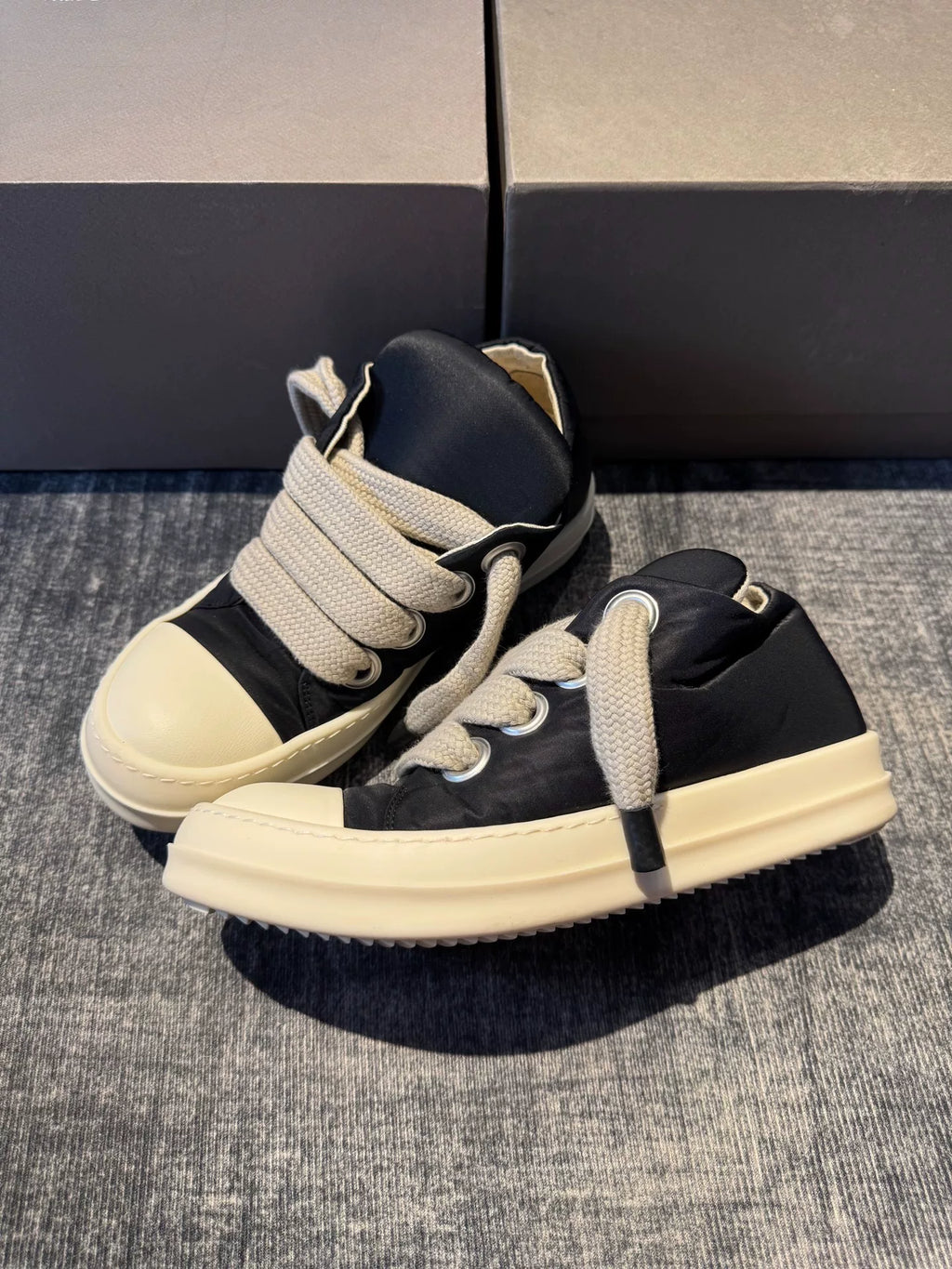 Rick Owens Thick-Lace Low-Top Sneakers
