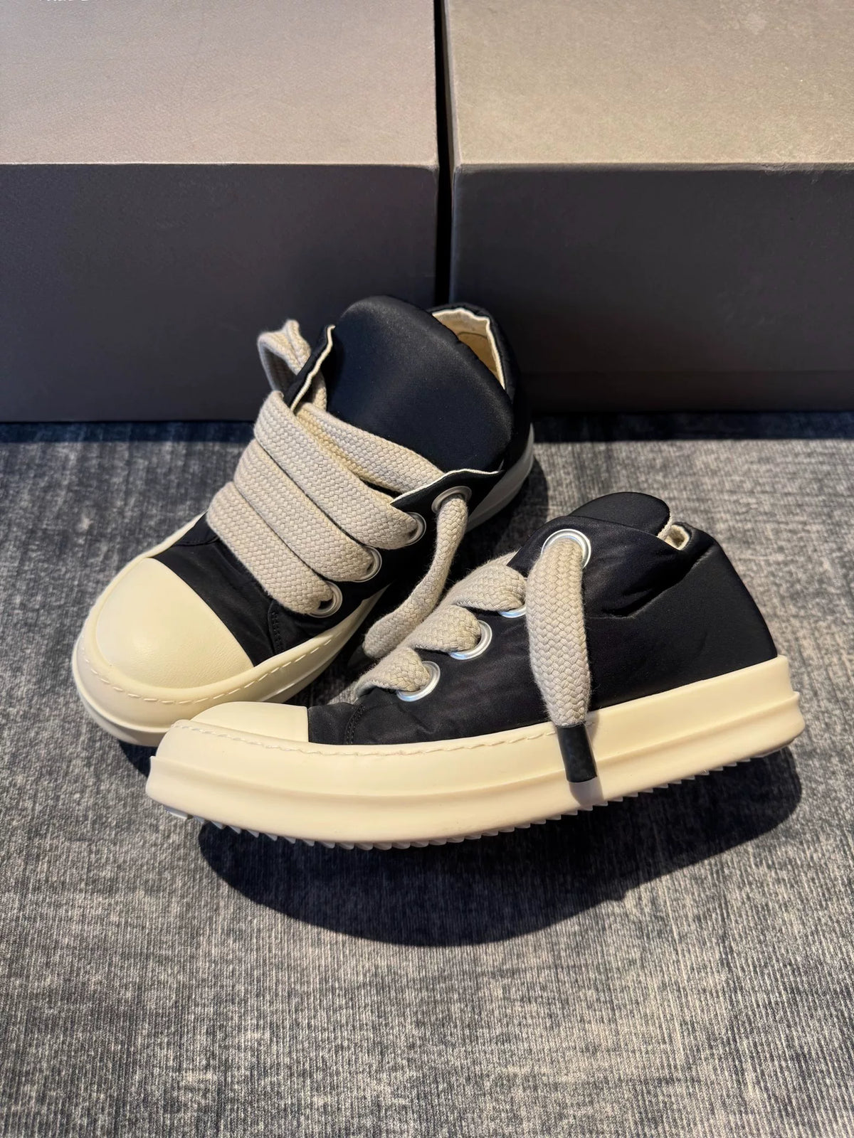 Rick Owens Thick-Lace Low-Top Sneakers