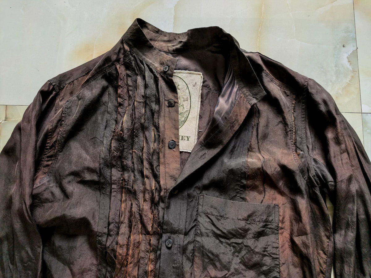 ziggy chen 23ss This is a cold-dyed rust-red accordion-pleated long-sleeved shirt
