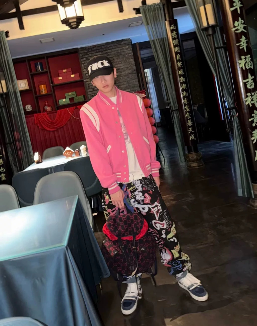 VETEMENTS Rare Graffiti Jeans