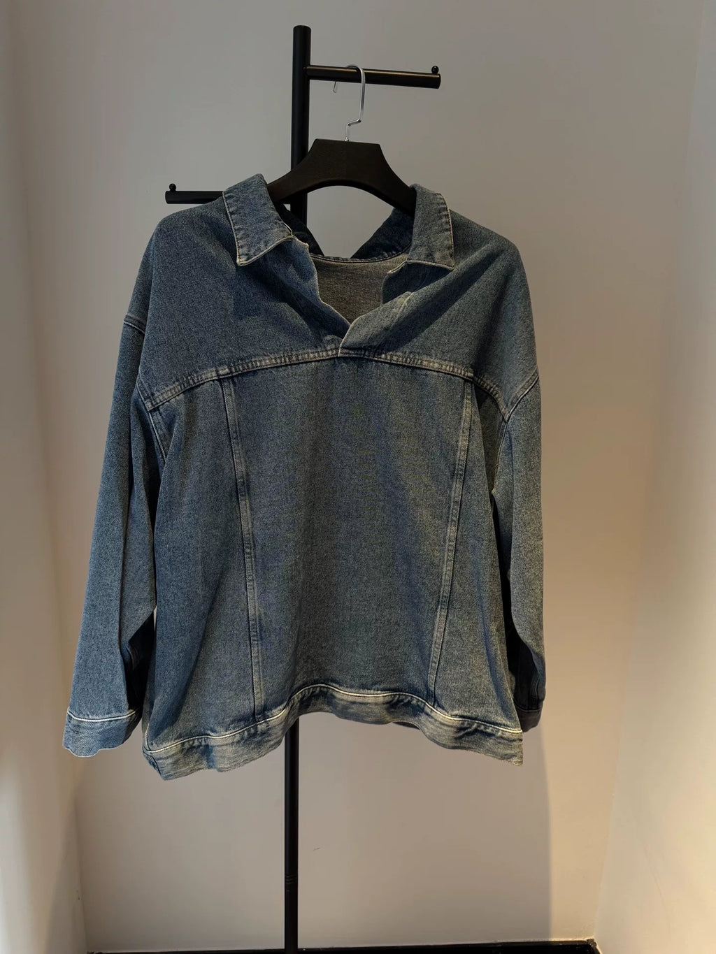 Balenciaga Solid Color V-Neck Denim Jacket