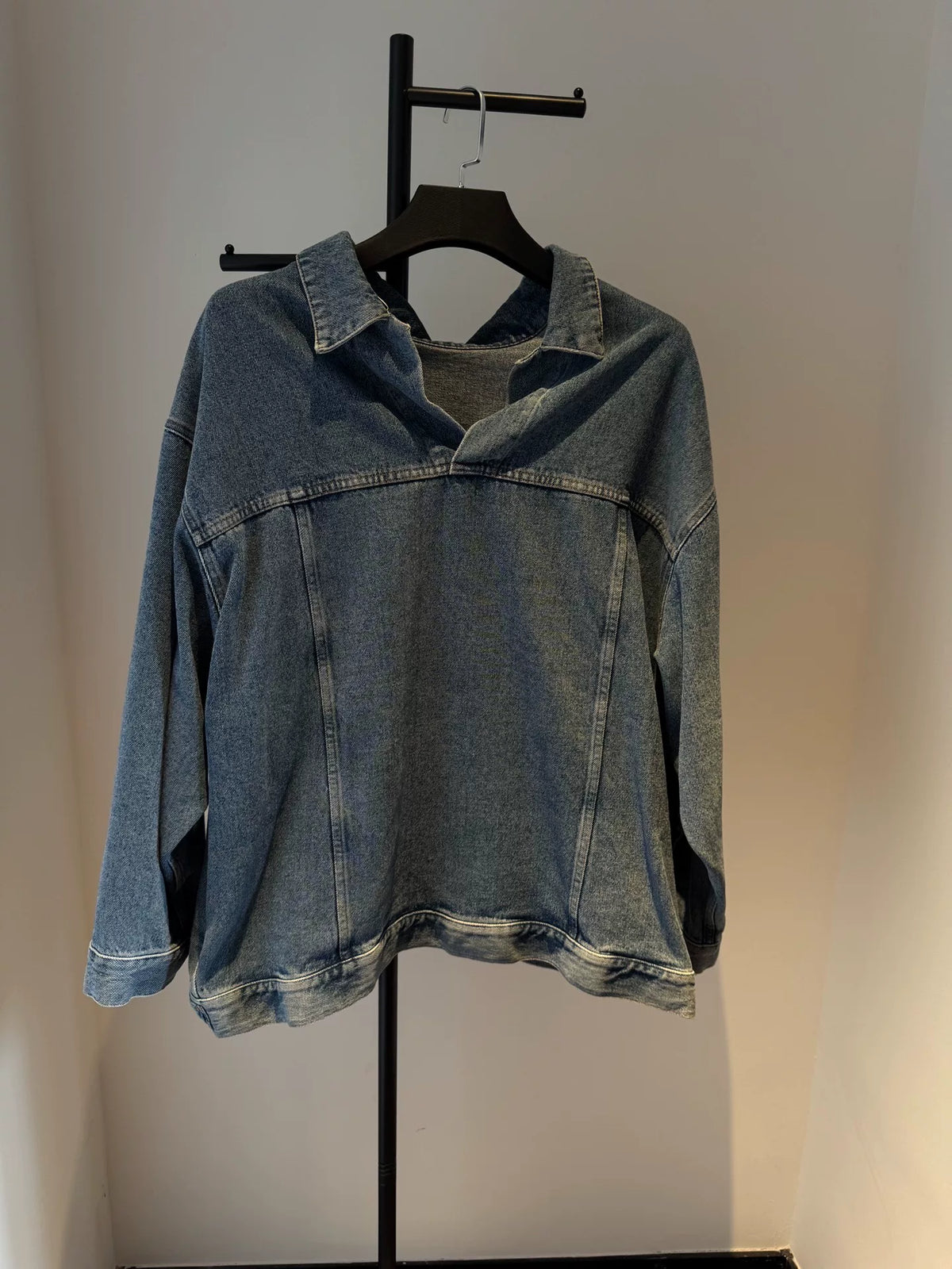 Balenciaga Solid Color V-Neck Denim Jacket