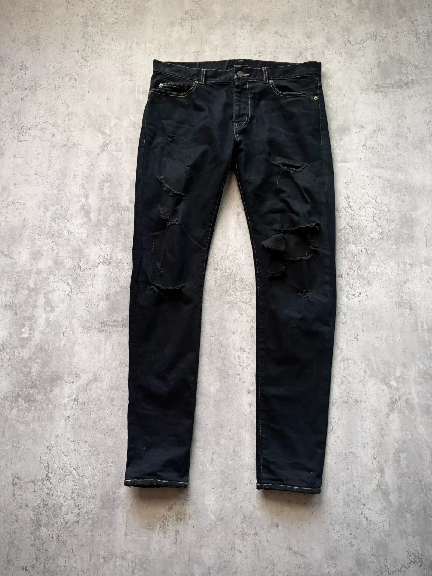 Saint Laurent Paris 16AW D02 Black Distressed Denim Jeans by Hedi Slimane
