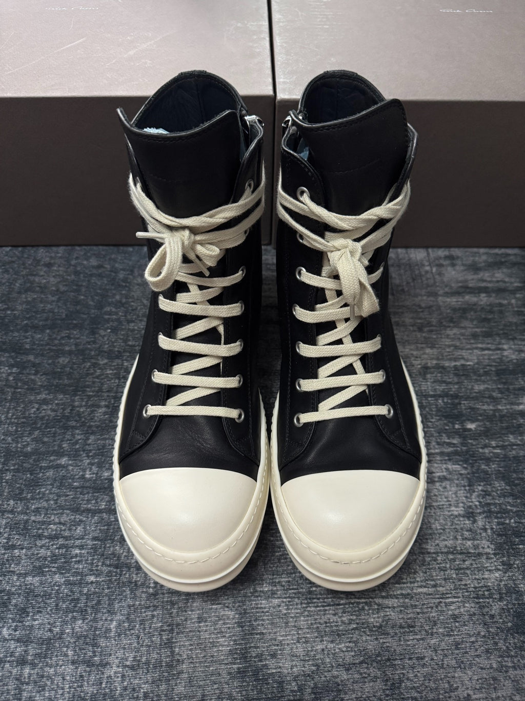 Rick Owens Shorts Leather High-Top Sneakers