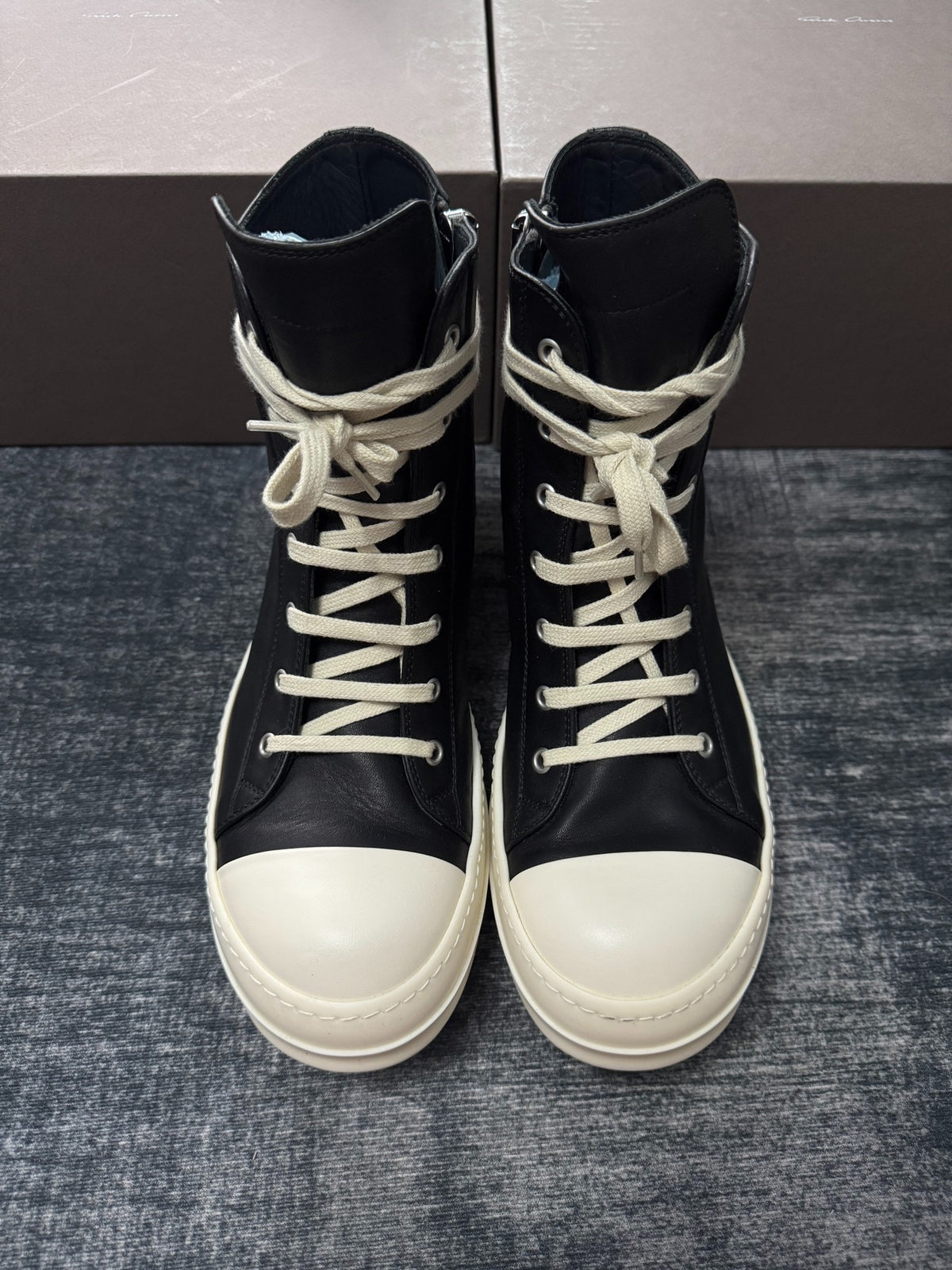 Rick Owens Shorts Leather High-Top Sneakers