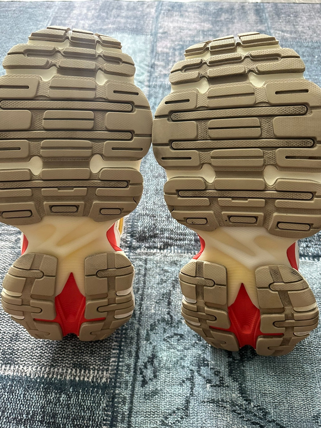 Balenciaga Cargo White/Red Low-Top Sneakers