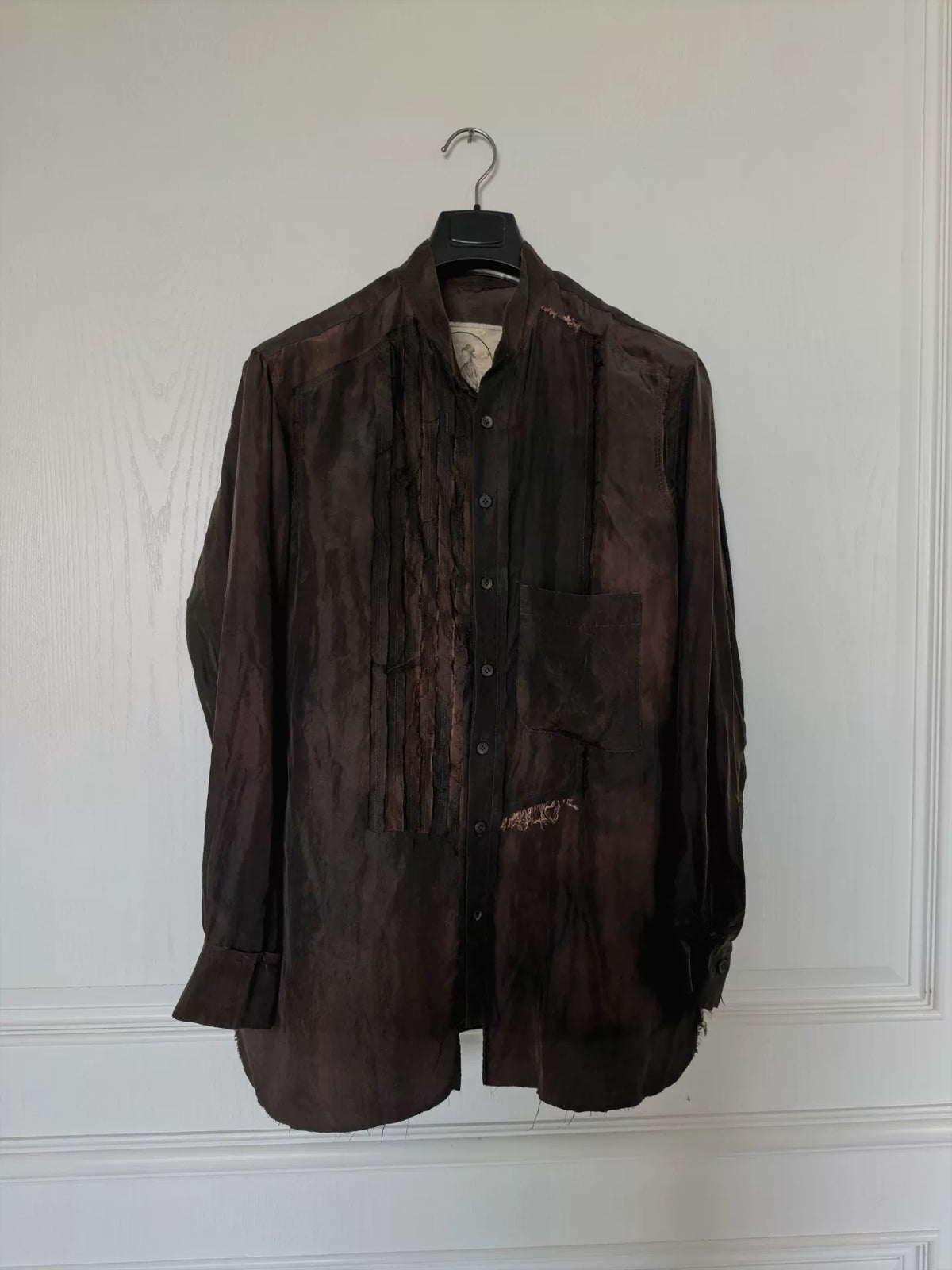 ziggy chen 23ss This is a cold-dyed rust-red accordion-pleated long-sleeved shirt
