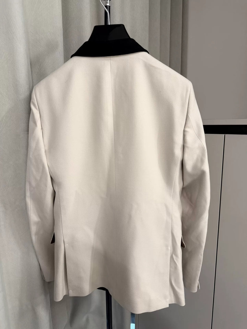 Valentino FW21 Off-White Velvet Shawl Collar Tuxedo Blazer