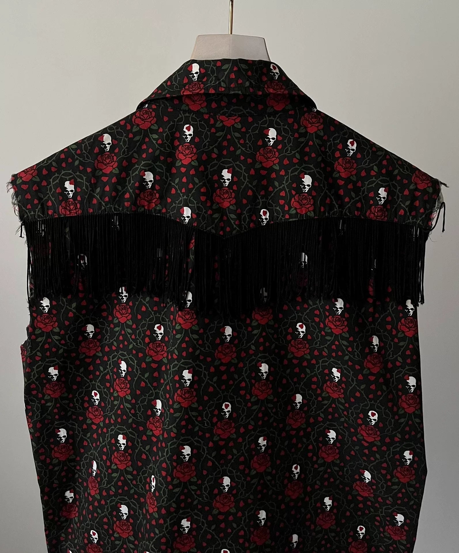 Number (N)ine 06SS Skull Rose sleeveless shirt