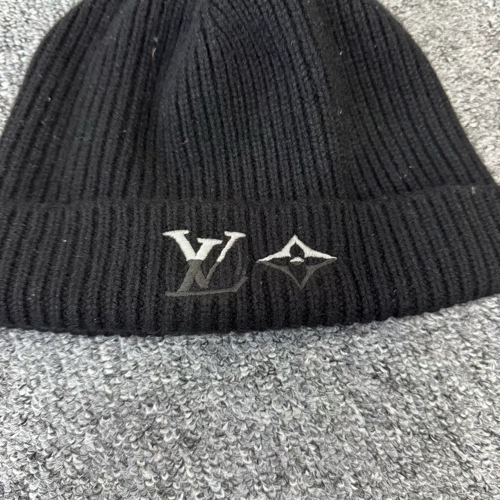 Louis Vuitton LV logo embroidered cashmere beanie