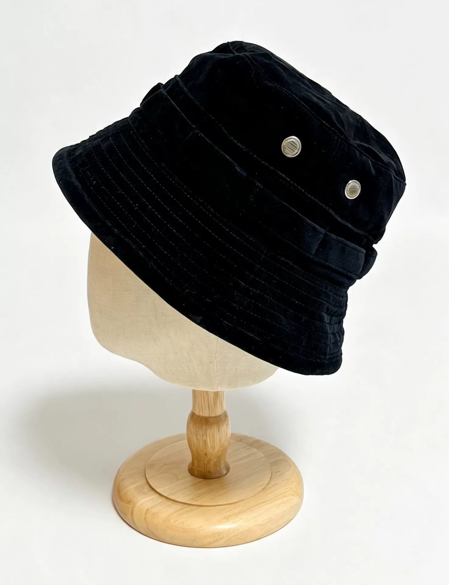 Mastermind Japan Mainline Velvet Skull Silver Bucket Hat