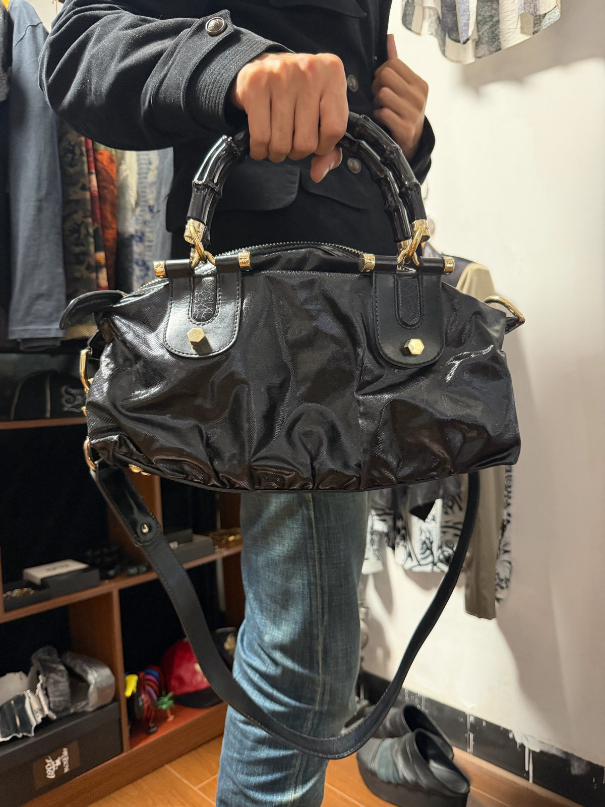 Gucci black cowhide leather bamboo handle glossy handbag