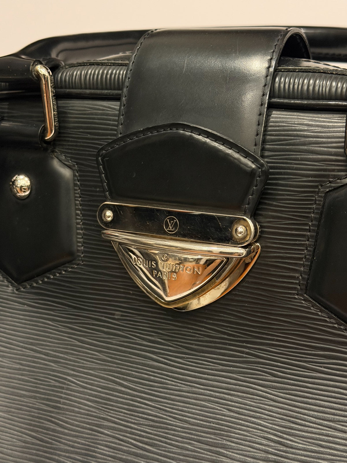 Louis Vuitton Montaigne Tote Bag
