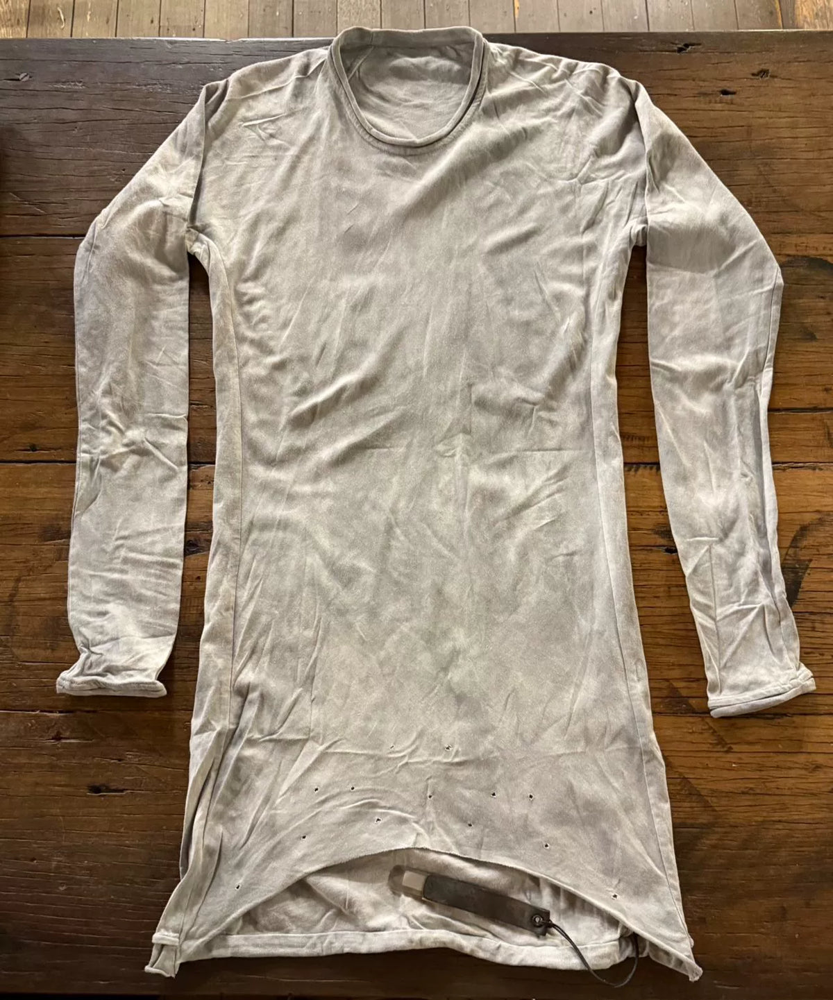 Layer-0 Dirty White Arc-Shaped Hole Long Sleeve Top