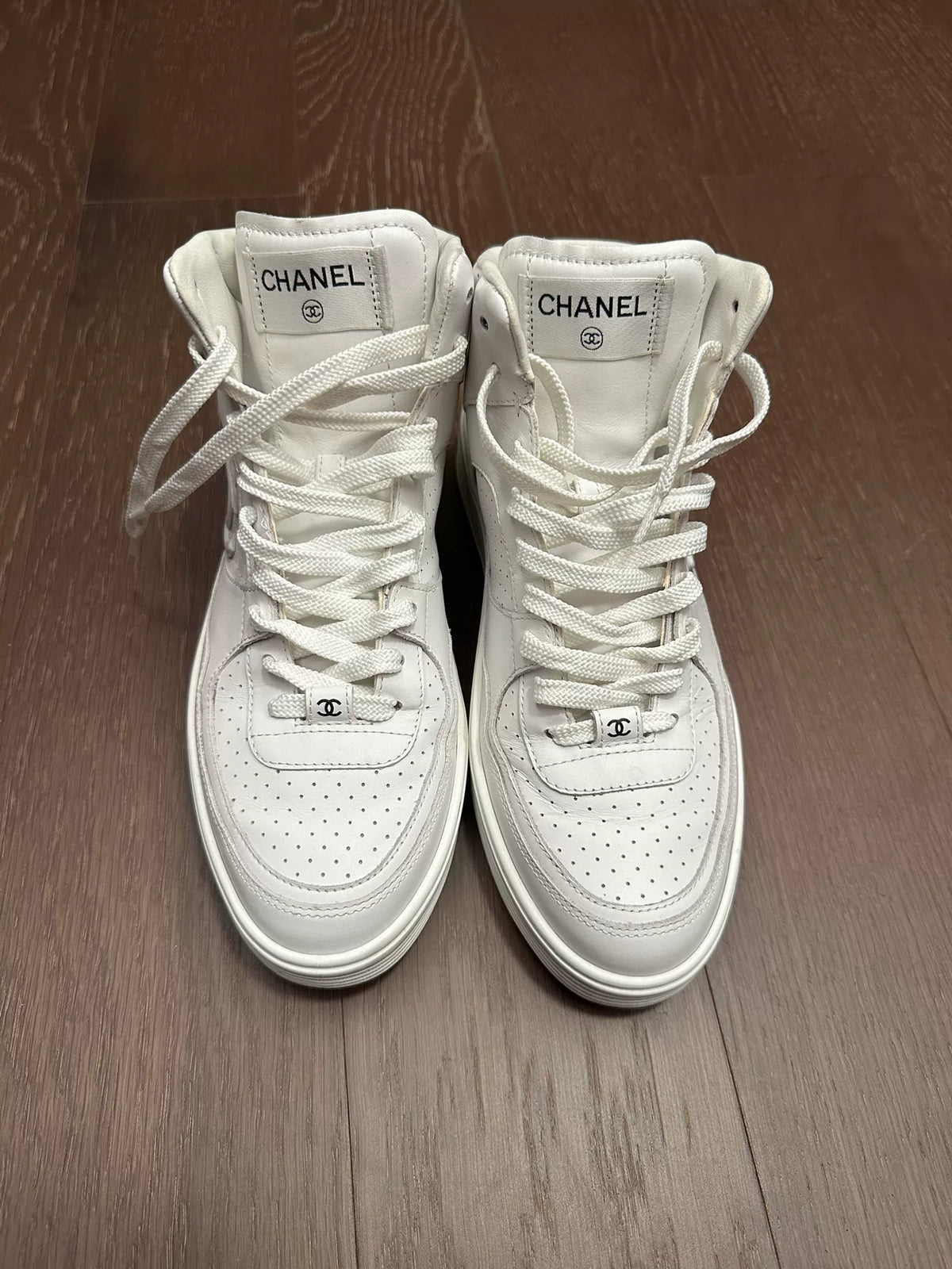 Chanel mid-top Sneakers