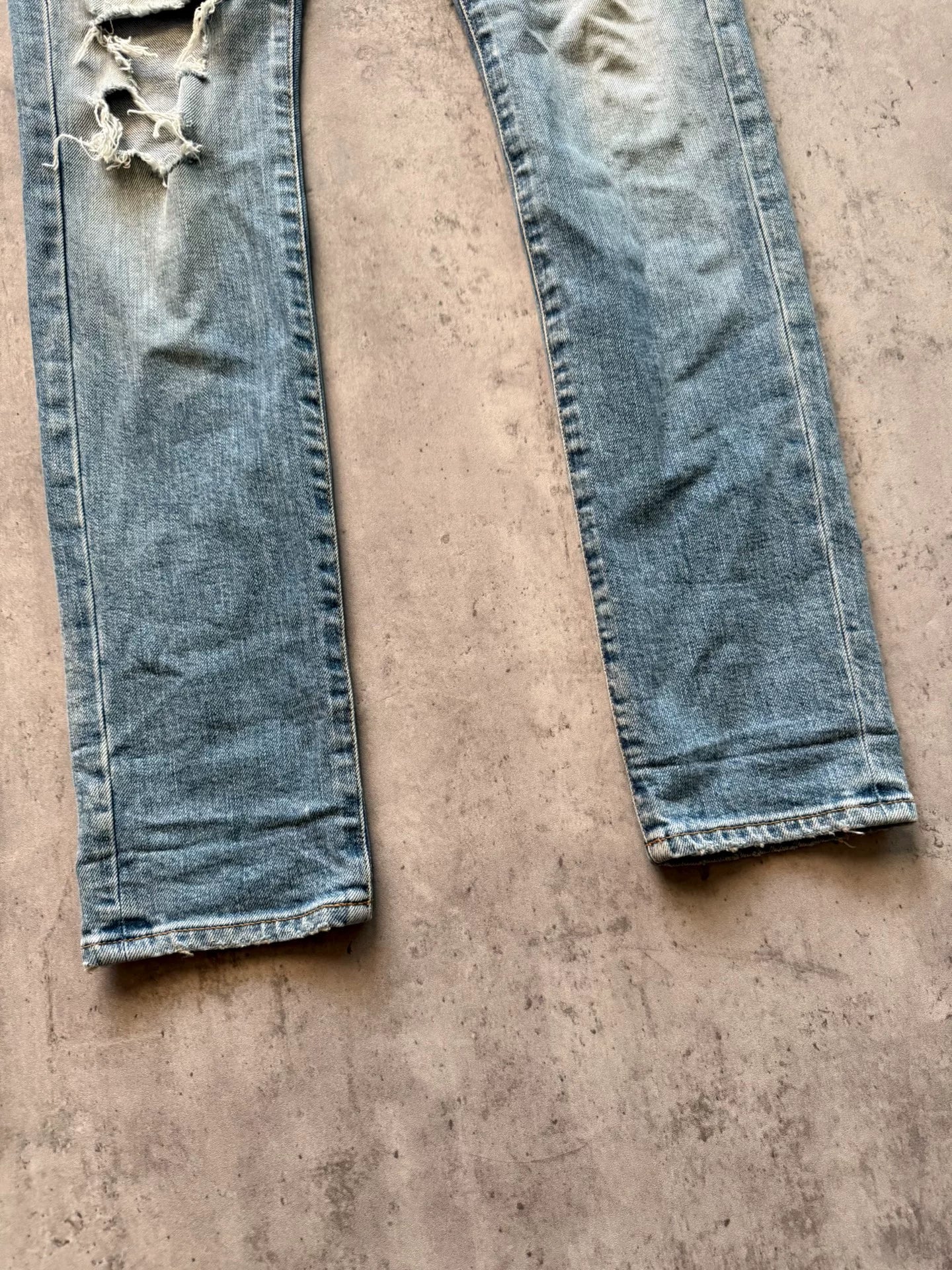 Saint Laurent Paris 18SS D05 Blue Washed Distressed Denim Jeans