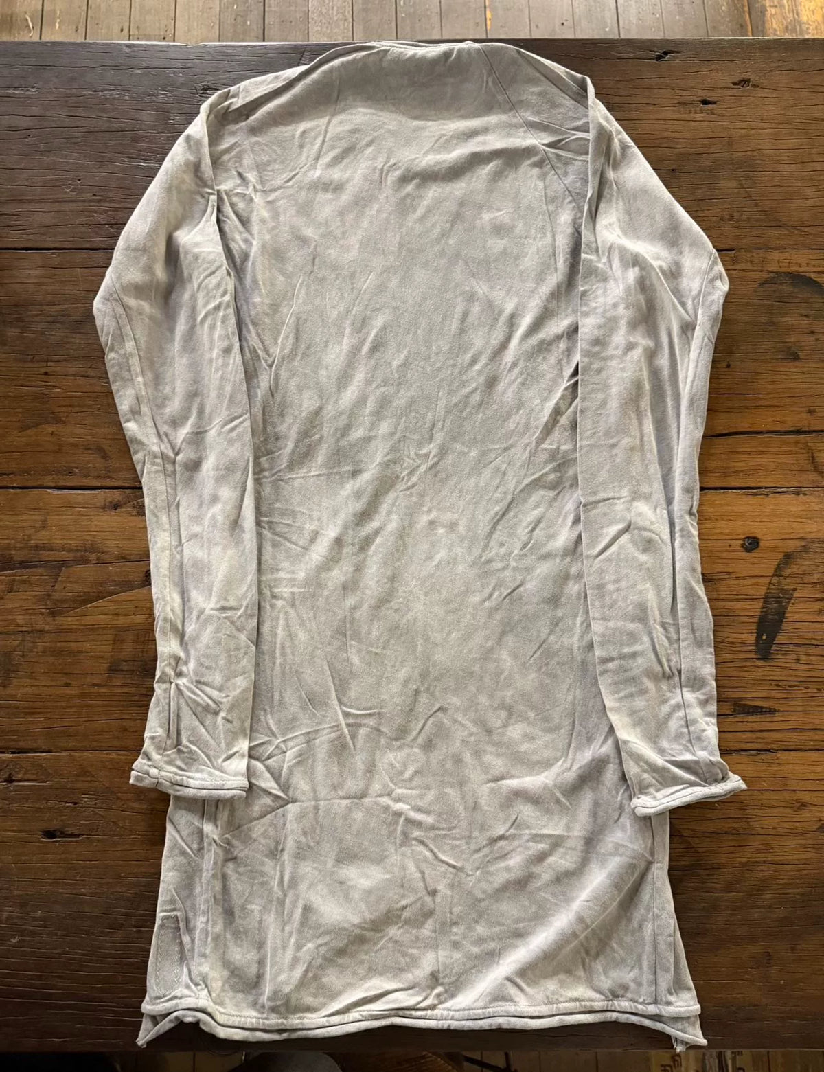 Layer-0 Dirty White Arc-Shaped Hole Long Sleeve Top