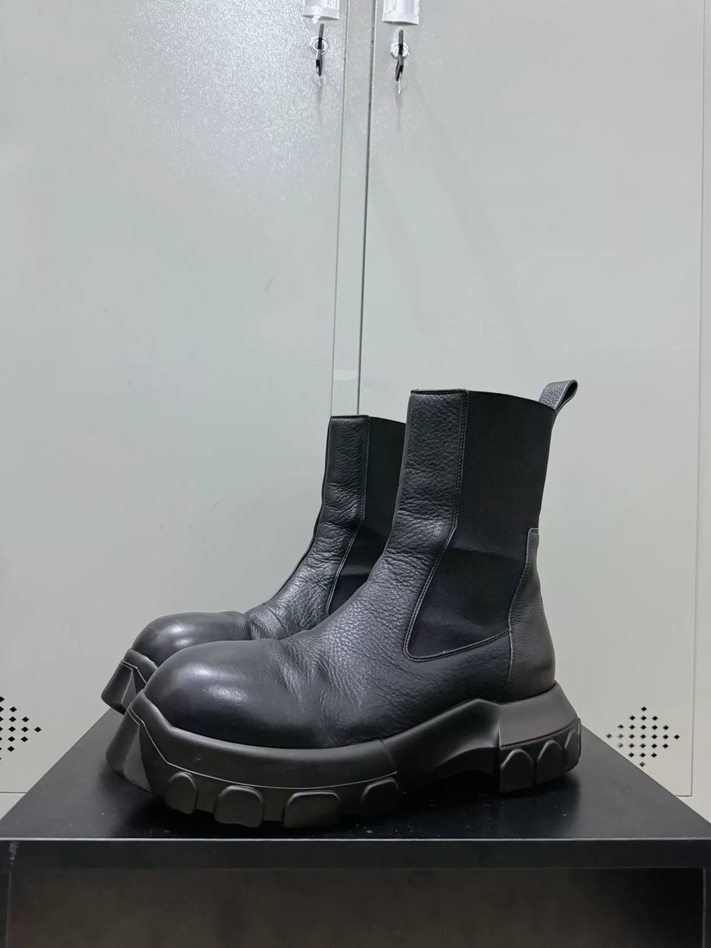 Rick Owens Beatle Mega Tractor Octopus Sole Chelsea Boots