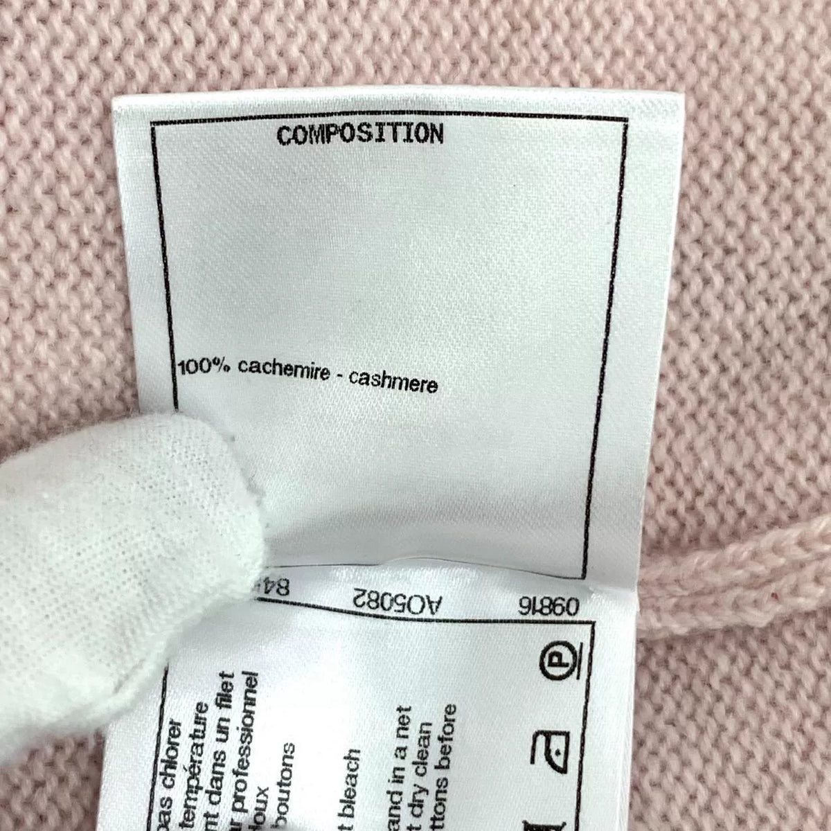 Chanel Light Pink Goat Cashmere V-Neck Single-Breasted Knit Cardigan Jacket