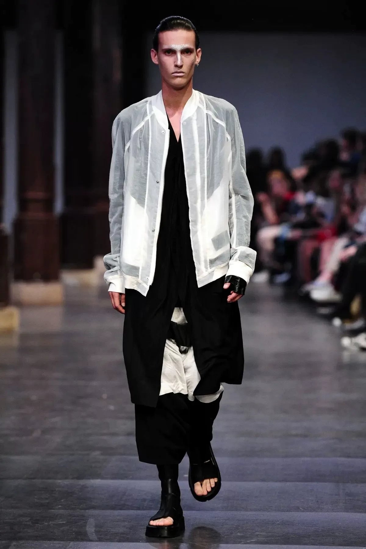 Julius 16SS Runway Black Organza Jacket