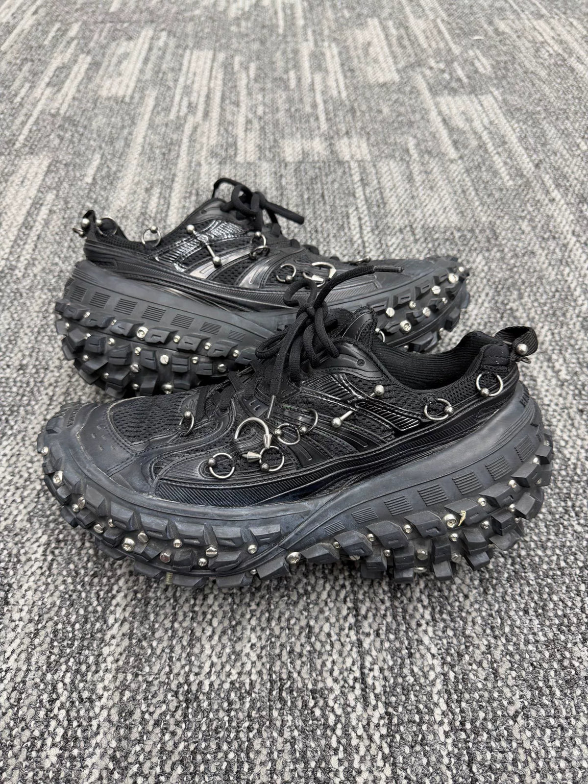Balenciaga Black Rivet Hook Tire Sneakers