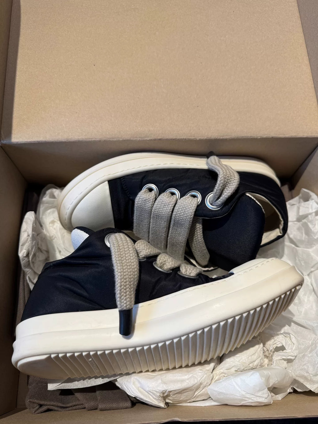 Rick Owens Thick-Lace Low-Top Sneakers