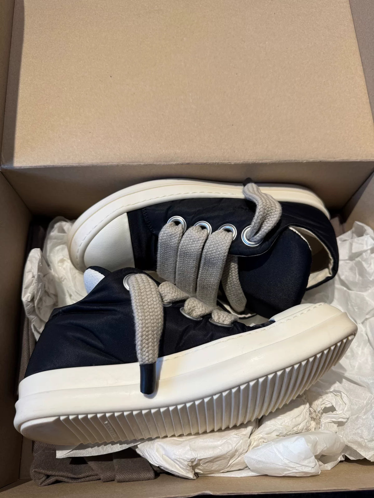 Rick Owens Thick-Lace Low-Top Sneakers