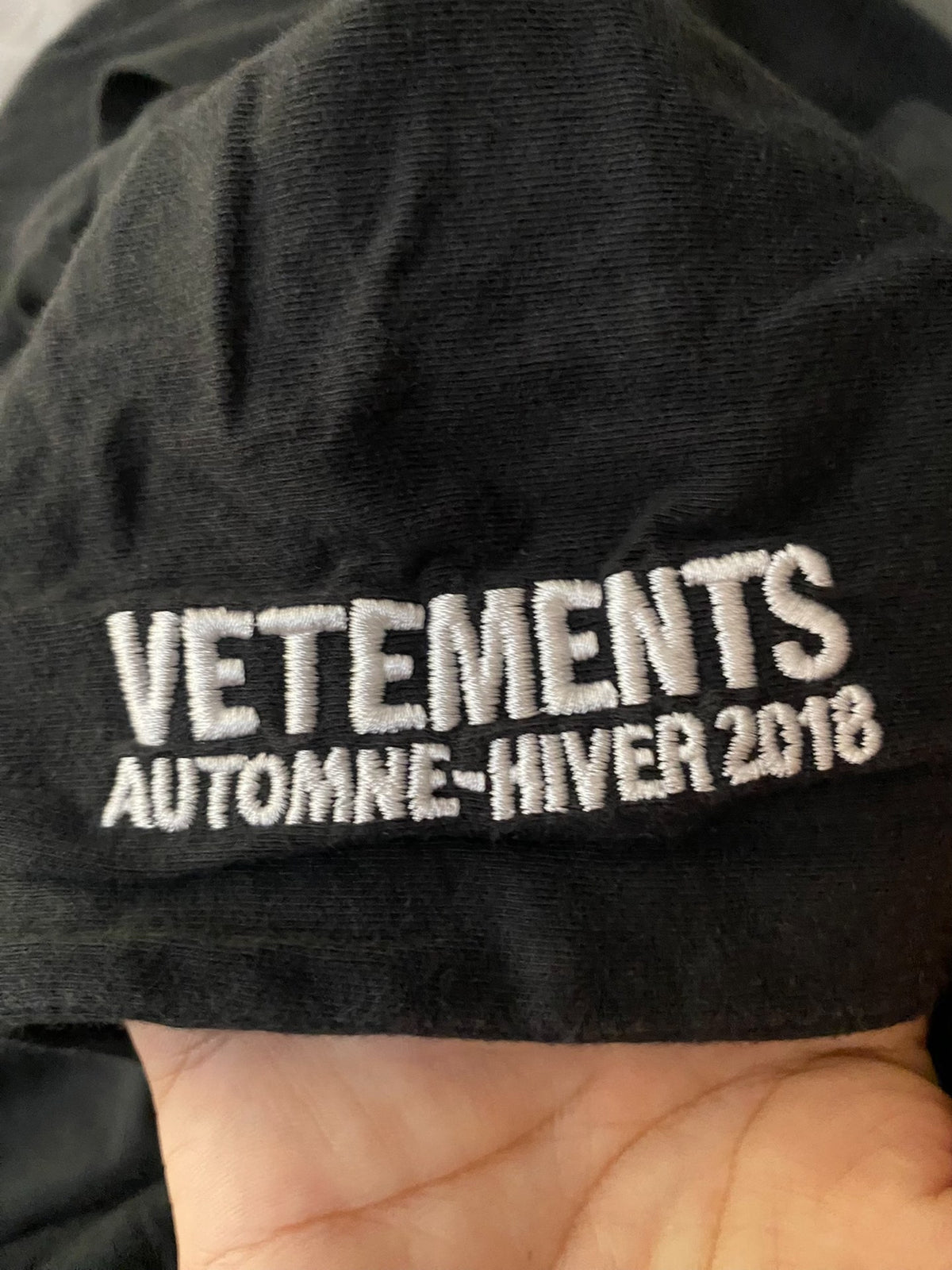 Vetements 18SS Blood-Drop Sanskrit Sweatshirt