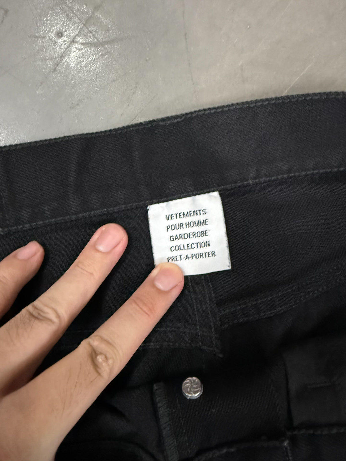 VETEMENTS Rare Graffiti Jeans