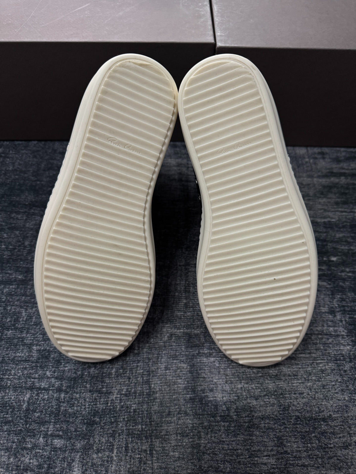 Rick Owens Shorts Leather High-Top Sneakers
