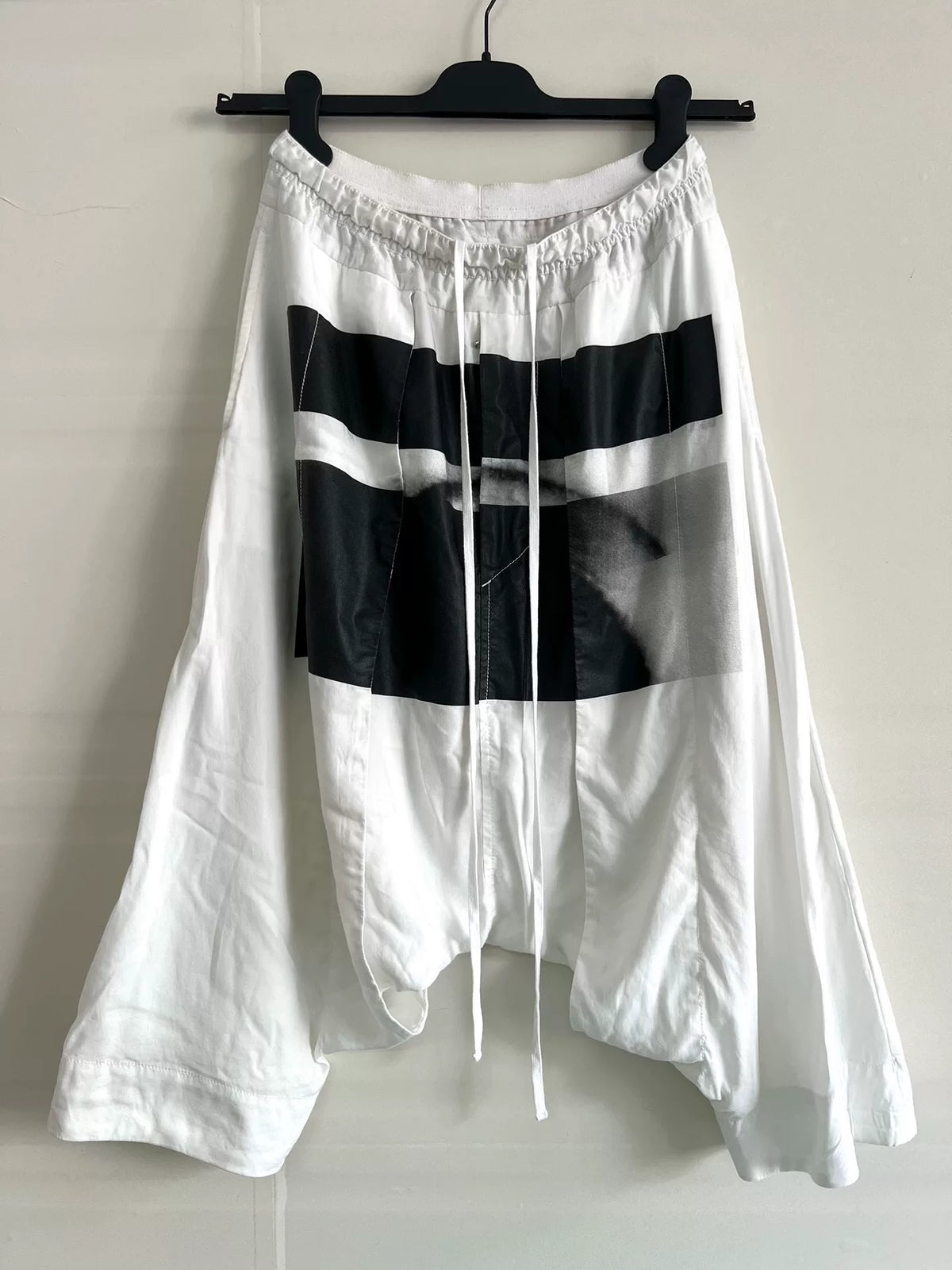 Julius_7 Double-Layer Structure Inkjet Printed Cropped Pants