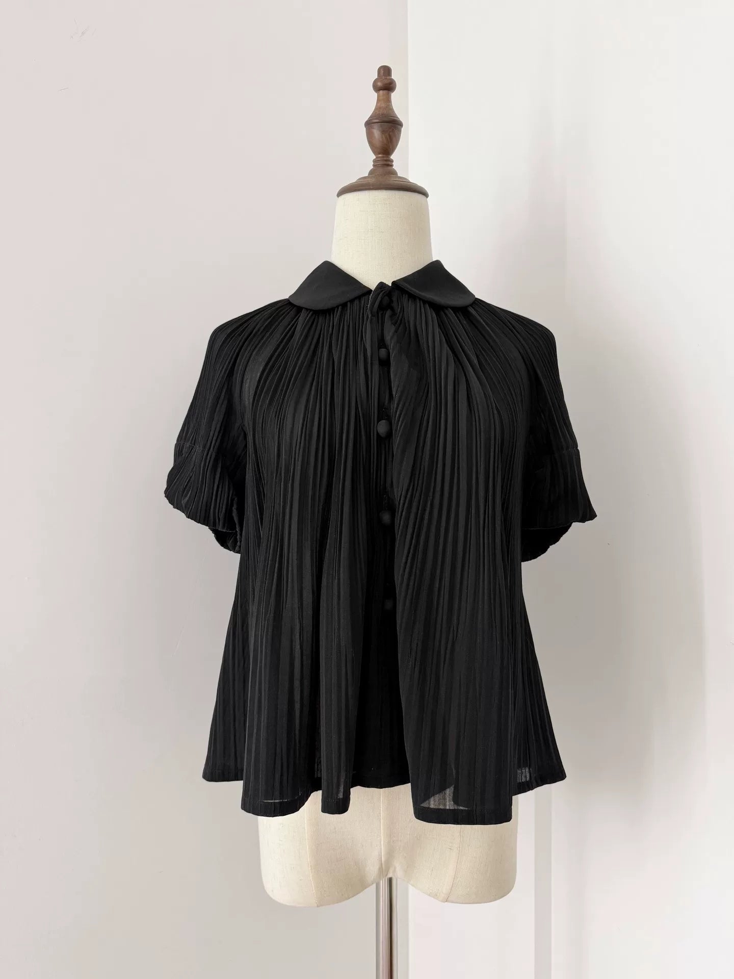 Comme Des Garcons Pleated Round Collar Shirt - Devines
