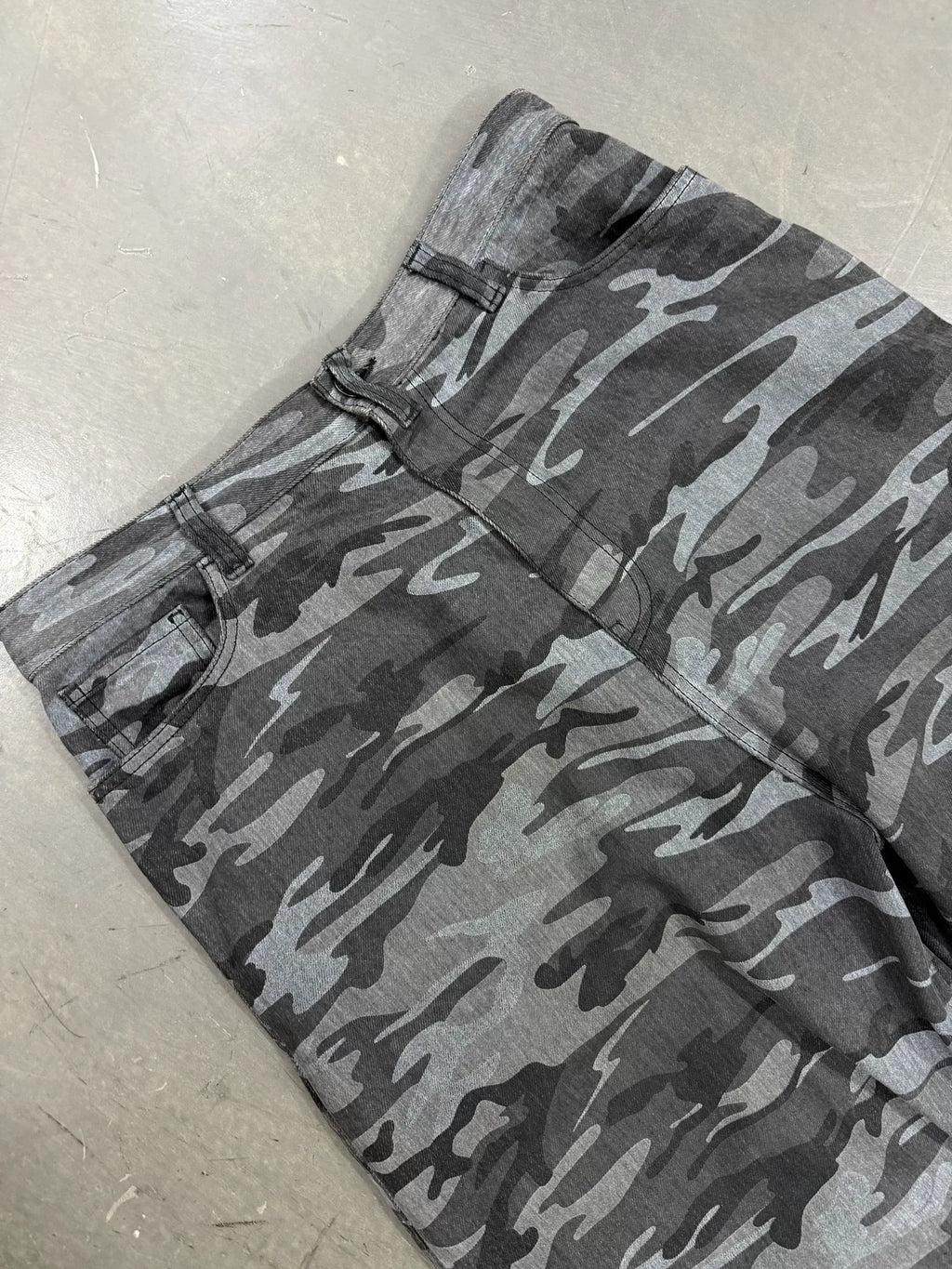Balenciaga SS21 Camo Baggy Pants