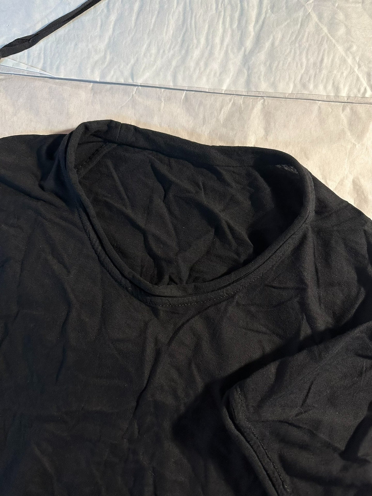 Layer-0 paul harden Black Arc-Shaped Hole Short Sleeve Top