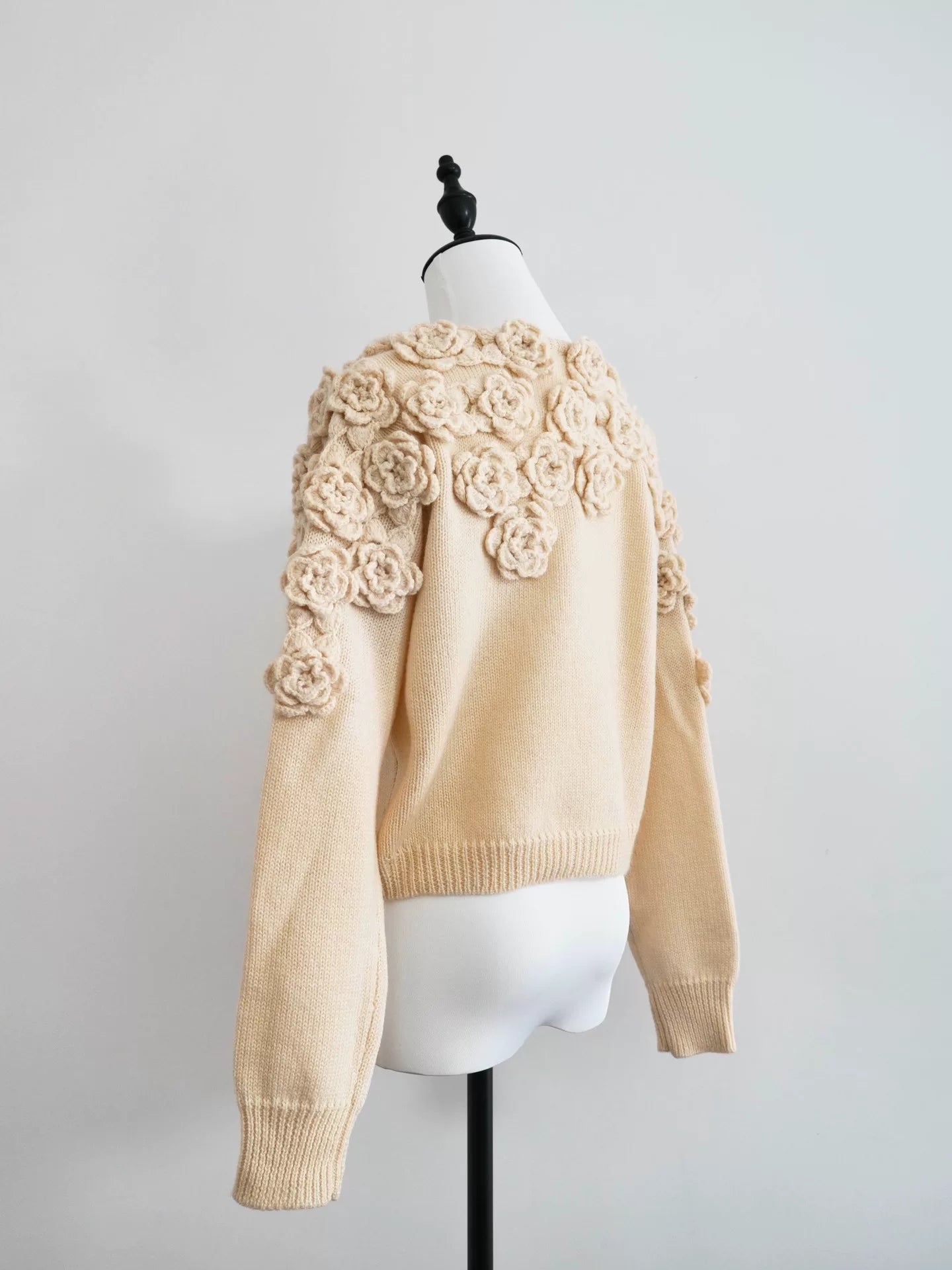 Issey Miyake 80s 3d Rose Cream Knit Sweater - Devines