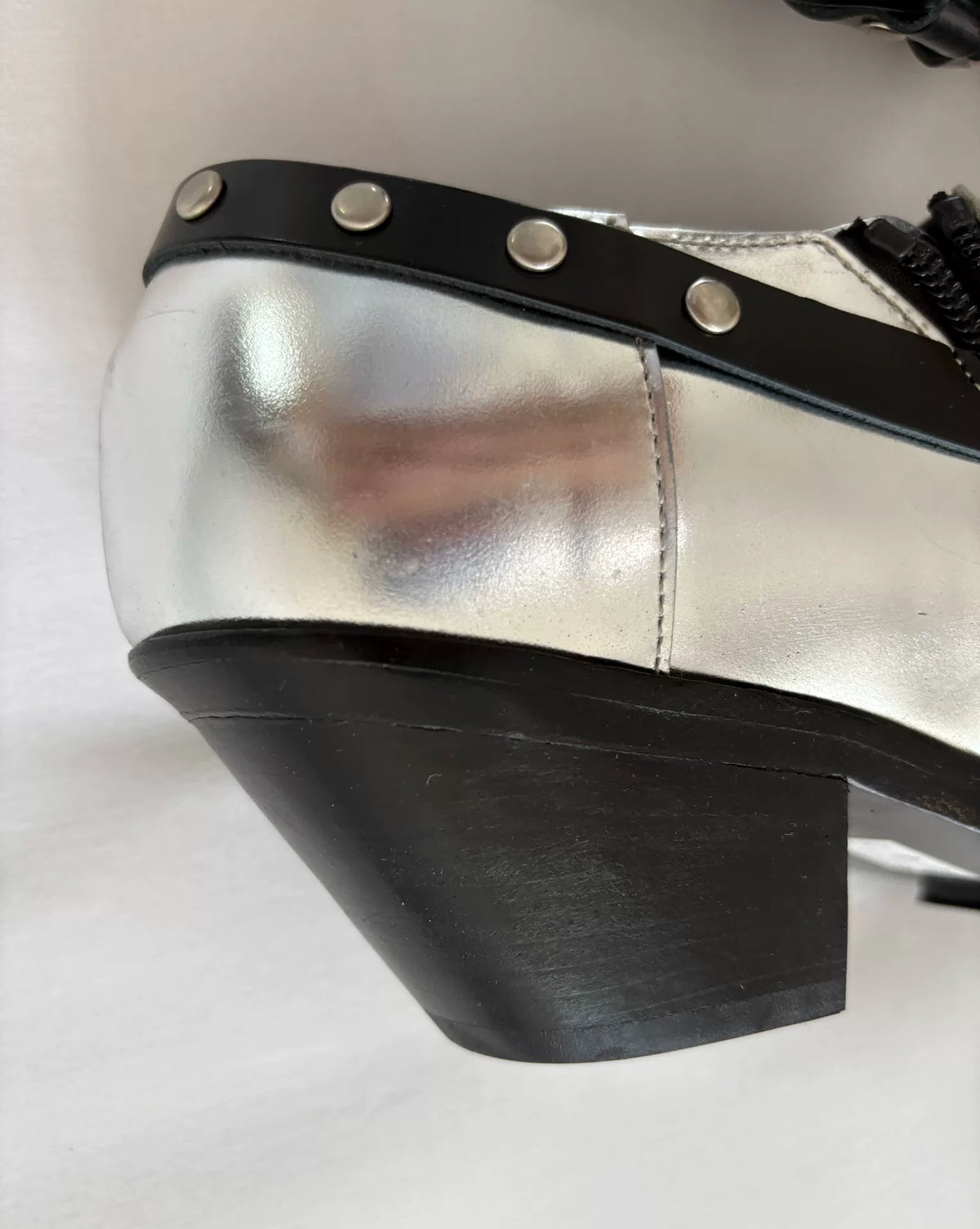 JUNYA WATANABE strap‑and‑rivet pointed‑toe shoes